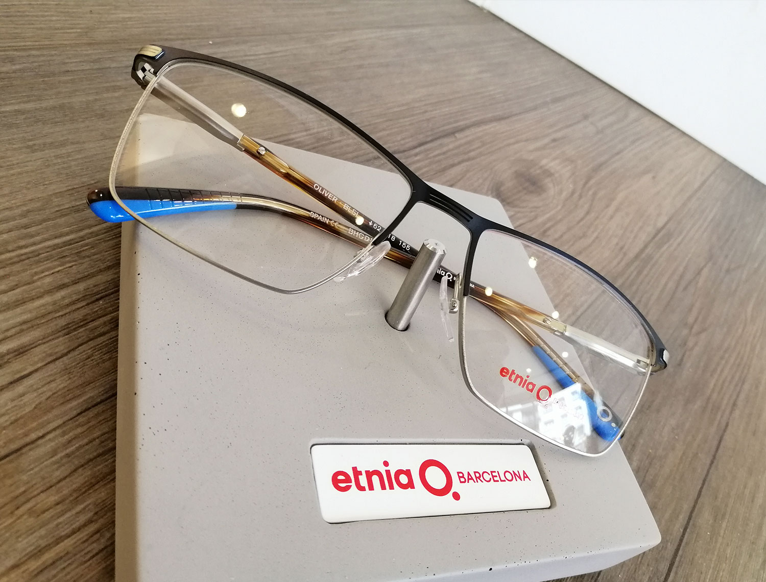 Onddi Optika | Montura de gafa graduada  Etnia Barcelona Oliver BLSL