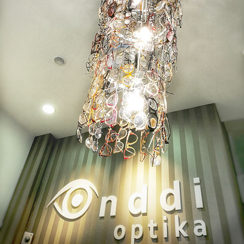 Onddi Optika | lámpara de monturas de gafas